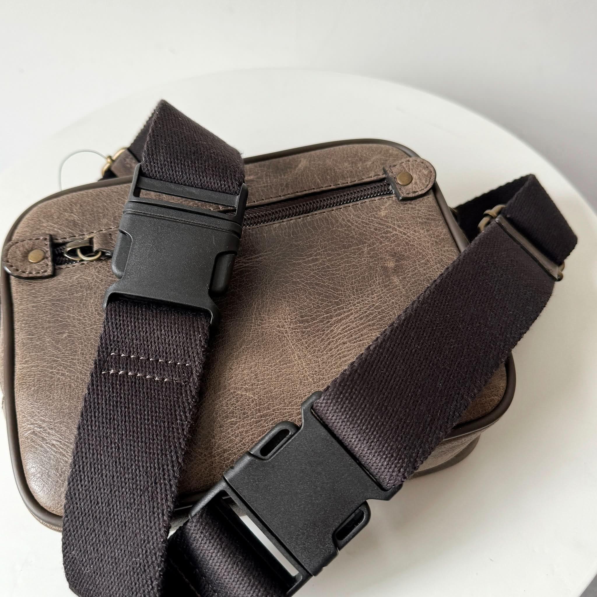 Full-Grain Crazy Horse Leather Waist Bag – Crossbody Travel Waist Pack
