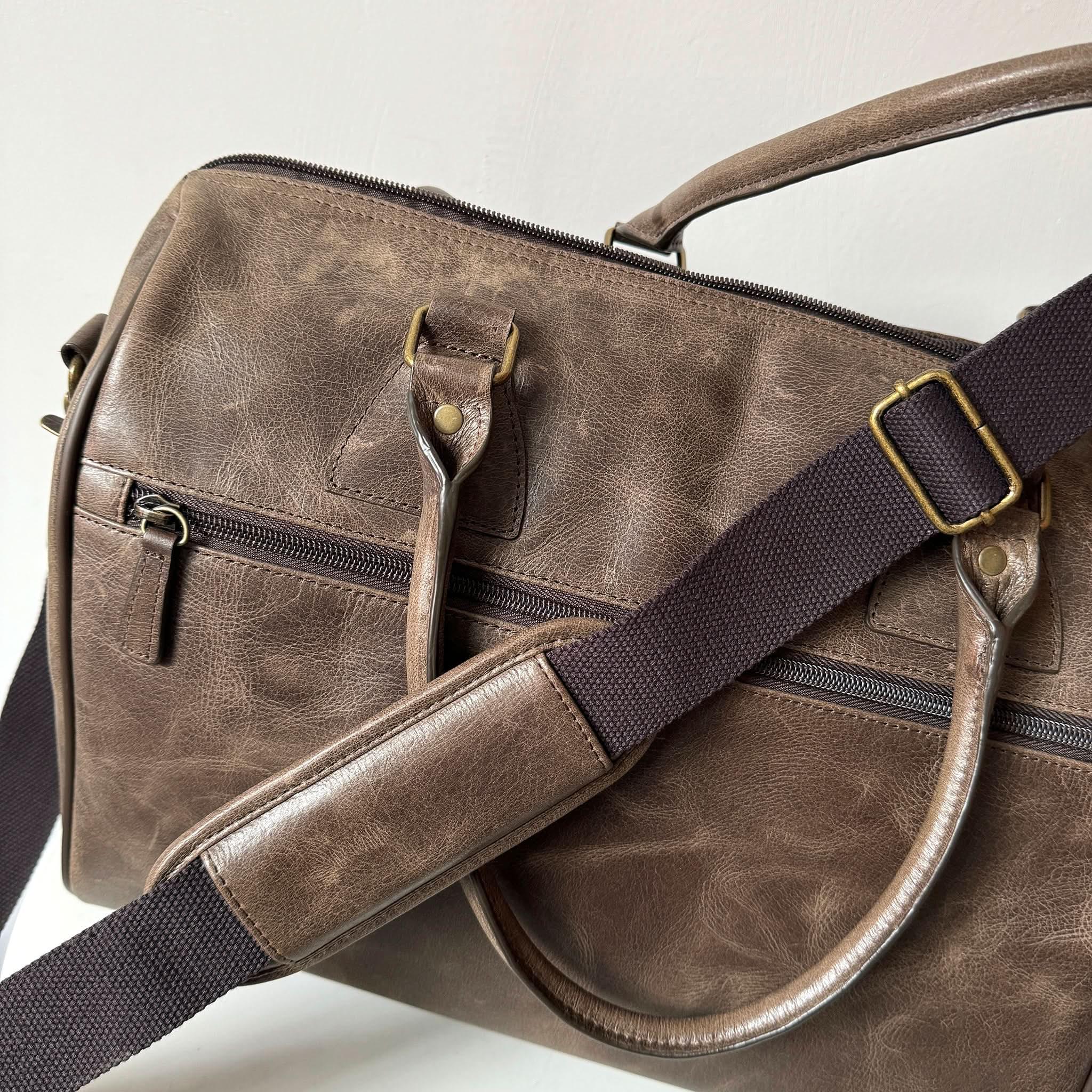 Crazy Horse Leather Weekender Bag – Full-Grain Travel Duffel with Laptop Pocket